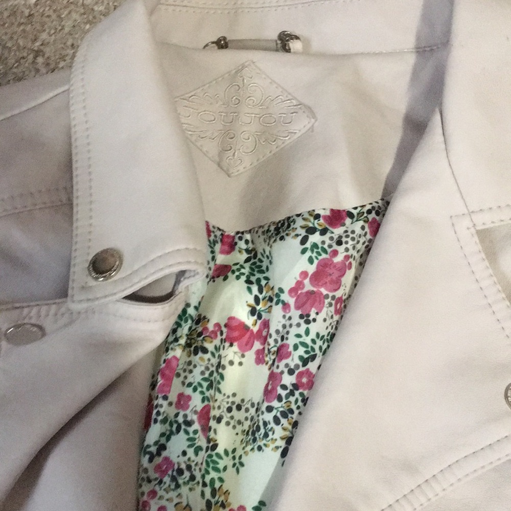 Jacket - Picture 4 of 6